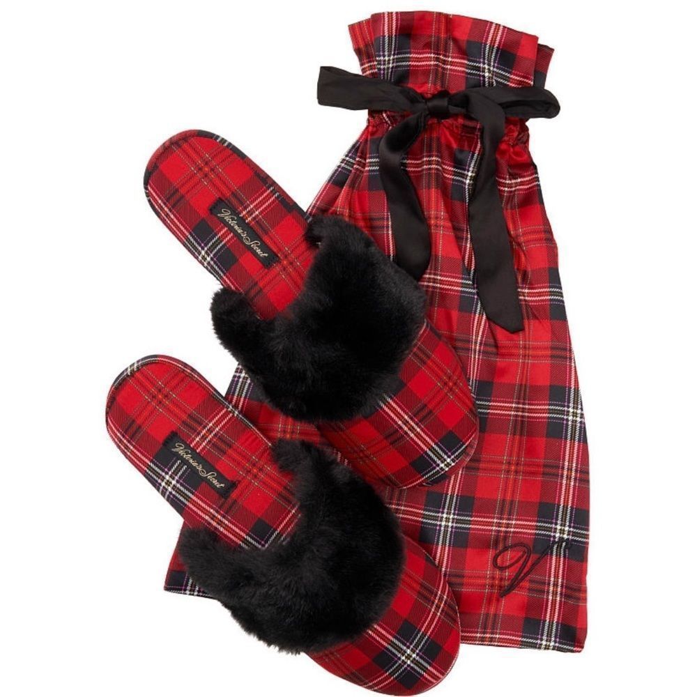 Victoria’s Secret Red Plaid Plush Slippers NWT Large 9–10 Faux Fur
